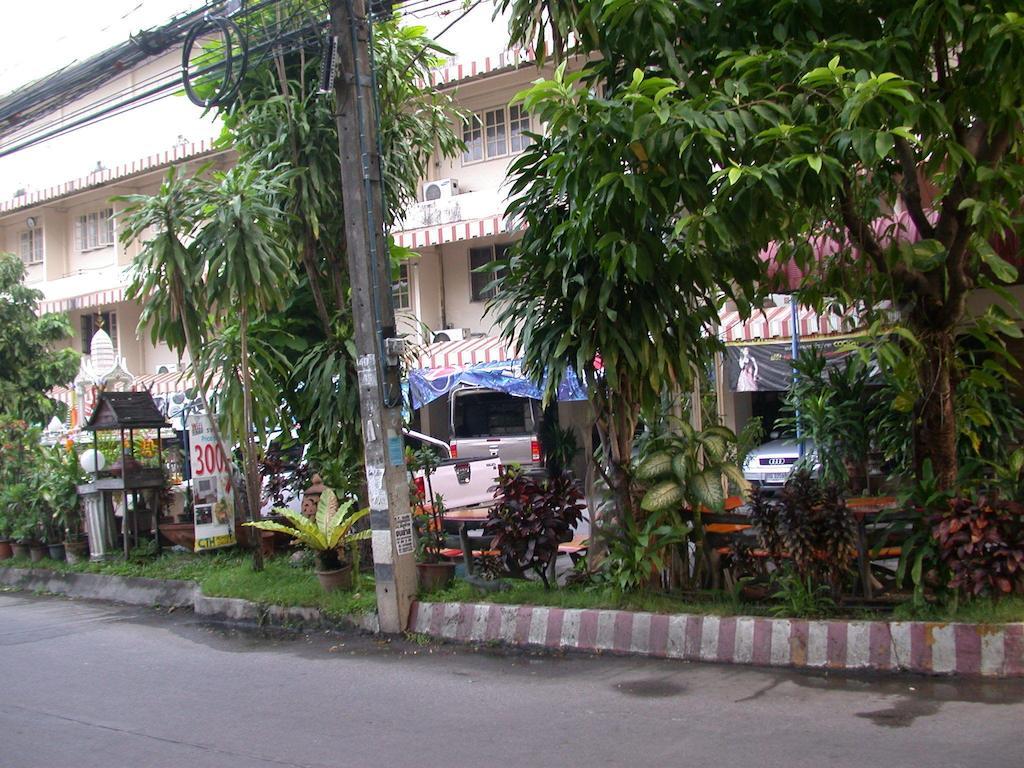 Inthanin Hotel Чиангмай Экстерьер фото